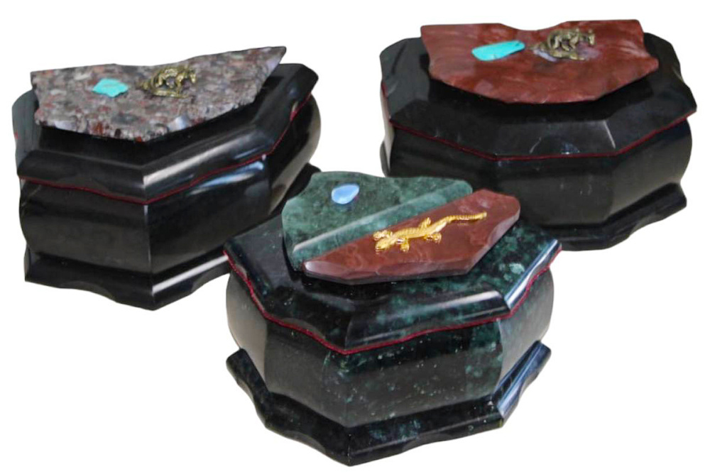 Шкатулка змеевик фигурная 140х100х70 7.10.9